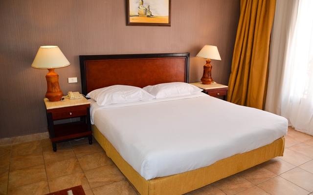 Family Garden/Pool View Room