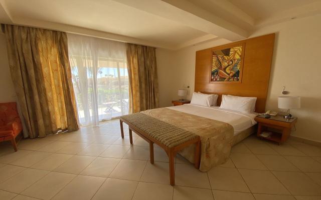 Junior Family Suite Partial Sea View