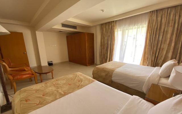 Junior Family Suite Partial Sea View