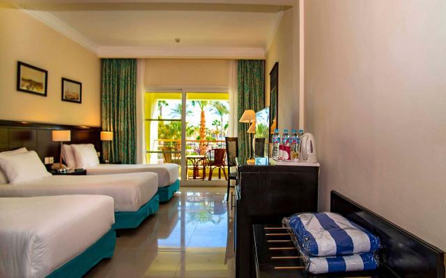 Family Deluxe Room Pool View