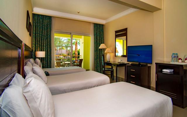 Family Deluxe Room Pool View