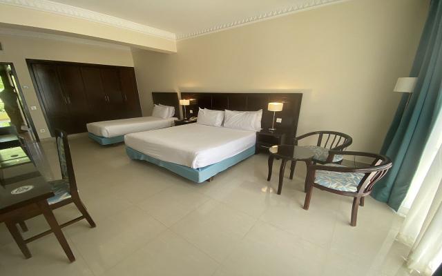 Family Deluxe Room Pool View