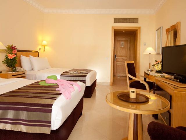 Connecting Room