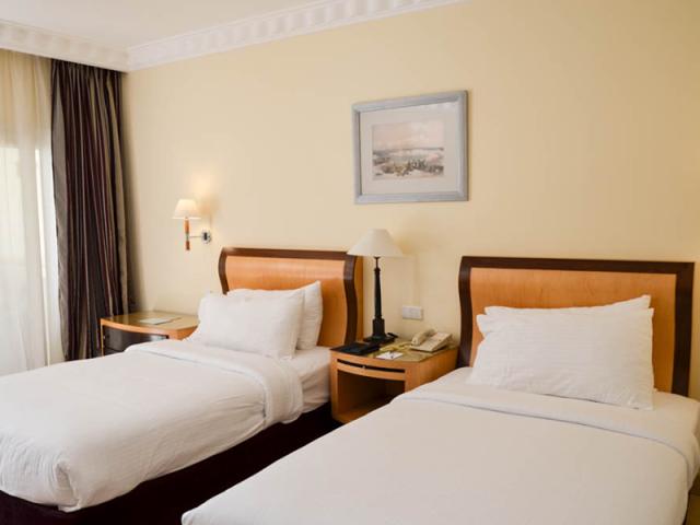 Connecting Room