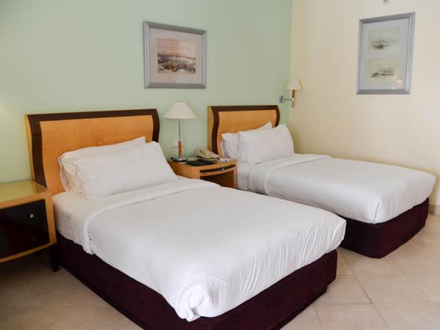 Connecting Room