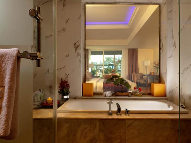 Royal Savoy Two Bedrooms with lounge Access