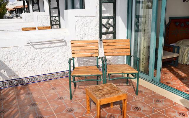 Standard Side Sea View Room