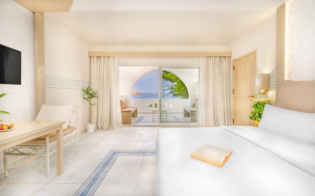 Aquamarine Beach Deluxe Room - Beach Front