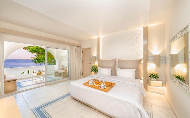 Aquamarine Beach Deluxe Room - Beach Front