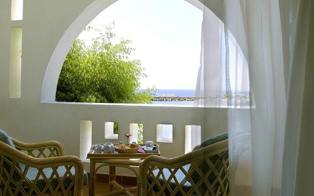 Sultan Pool STD Room - Pool View