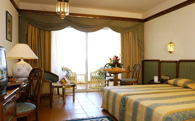 Sultan Beach STD Room - Sea View