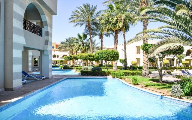 Swim Up Room