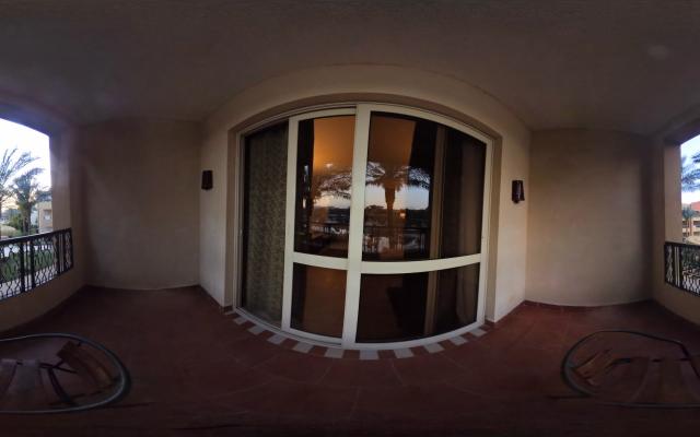 Deluxe Pool View Room