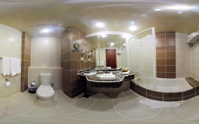 Deluxe Pool View Room