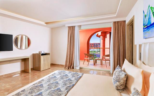 Family Garden/Pool View Room 