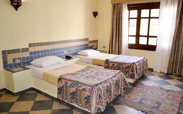 Standard Garden or Pool View Room