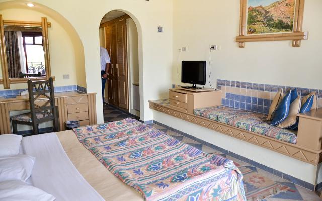 Standard Garden or Pool View Room