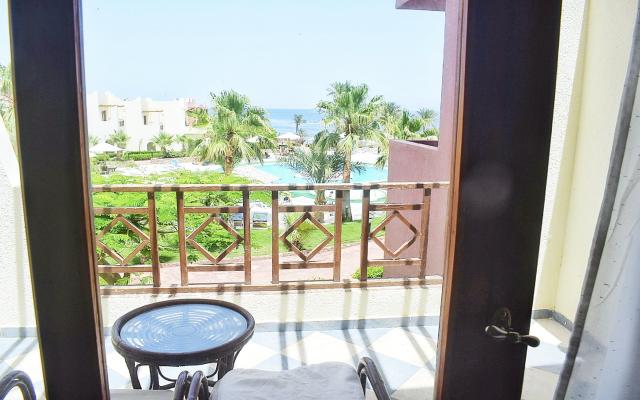 Standard Garden or Pool View Room