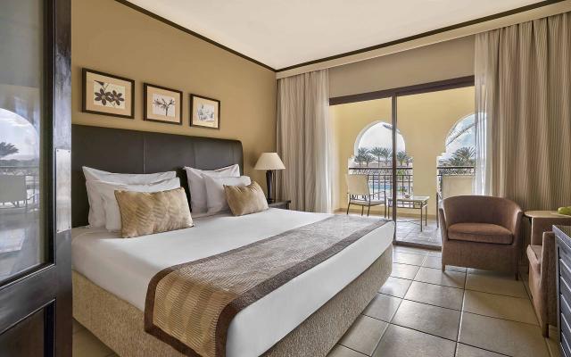 Deluxe Door Room Garden View