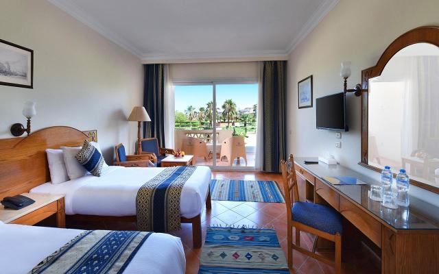 Pool/Sea View Room