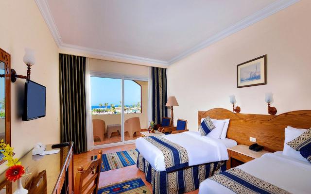 Pool/Sea View Room