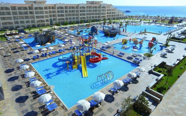 Pickalbatros White Beach resort