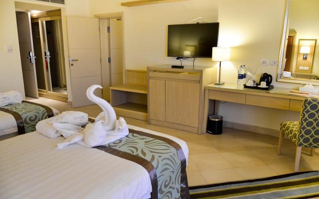 Standard Mountain / Sea Side View Room 