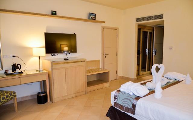 Standard Mountain / Sea Side View Room 