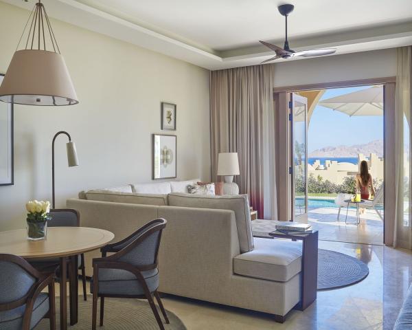Four Seasons Suite With Pool