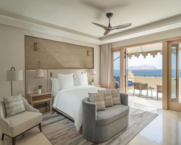 Four Seasons Suite