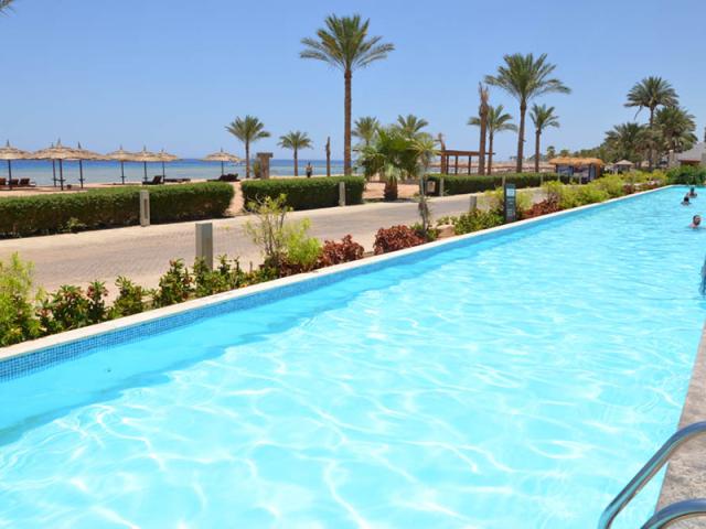 Swim Up Room
