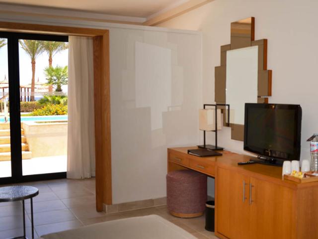 Swim Up Family Room