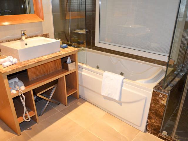 Swim Up Family Suites