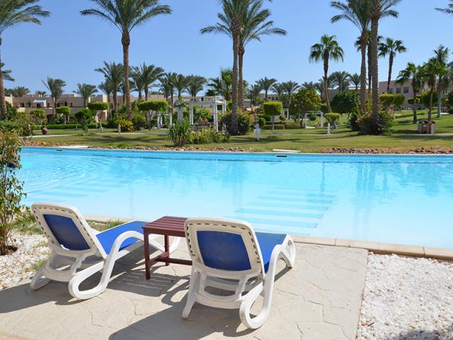Swim Up Room