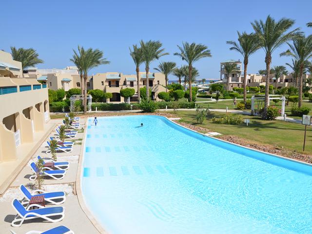 Swim Up Room