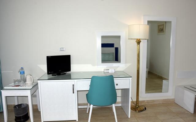 Standard Sea View Room