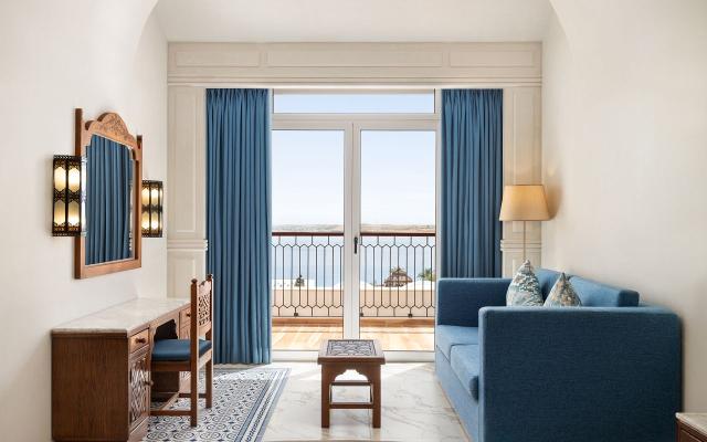 Deluxe Side Sea View Room
