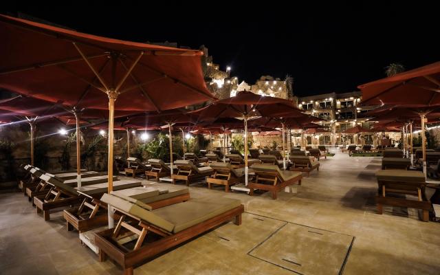 Caves Beach Resort