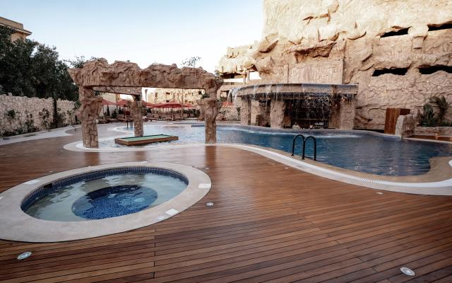 Caves Beach Resort