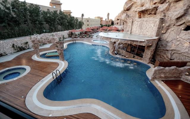 Caves Beach Resort