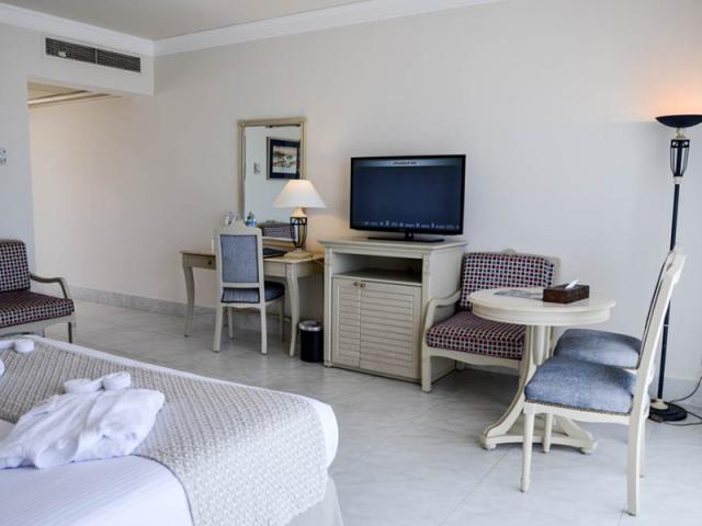 Deluxe Side Sea View Room