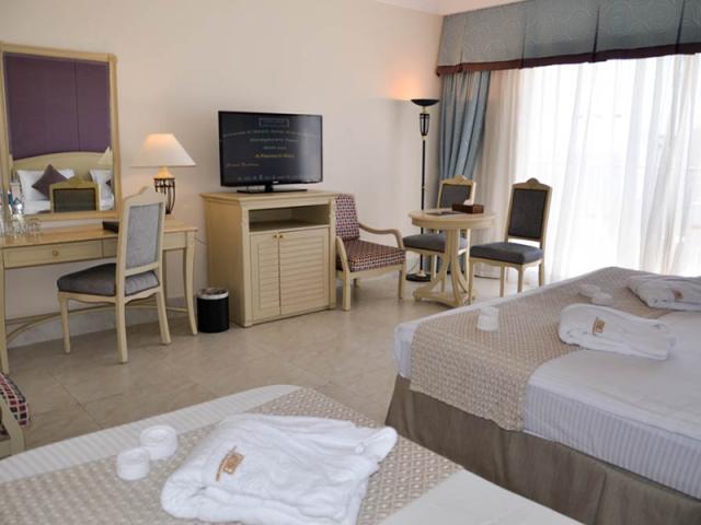 Deluxe Side Sea View Room