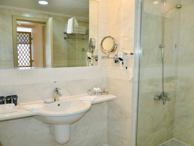 Deluxe Side Sea View Room