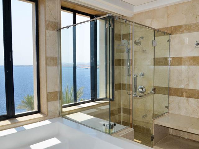Honeymoon Suite