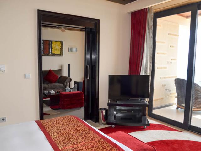 Honeymoon Suite
