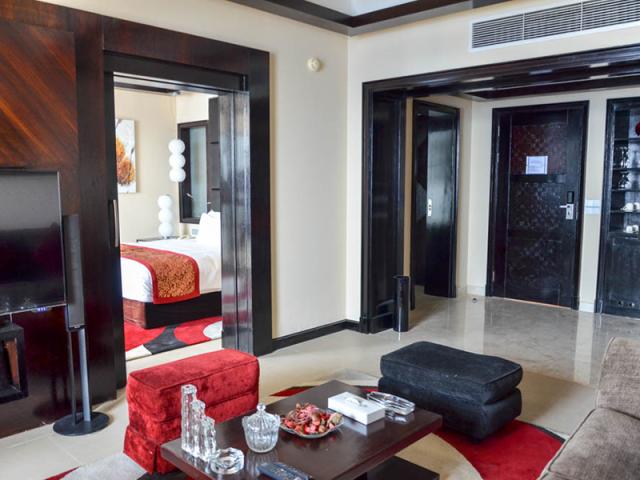 Honeymoon Suite