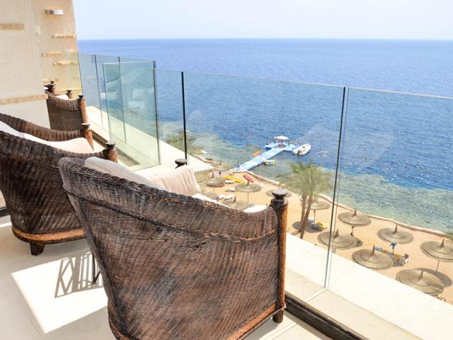 Honeymoon Suite
