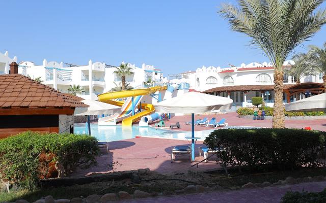 Pool View Room
