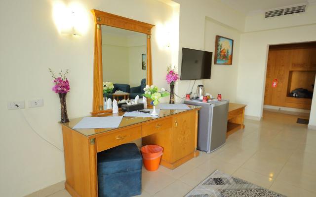 Pool View Room