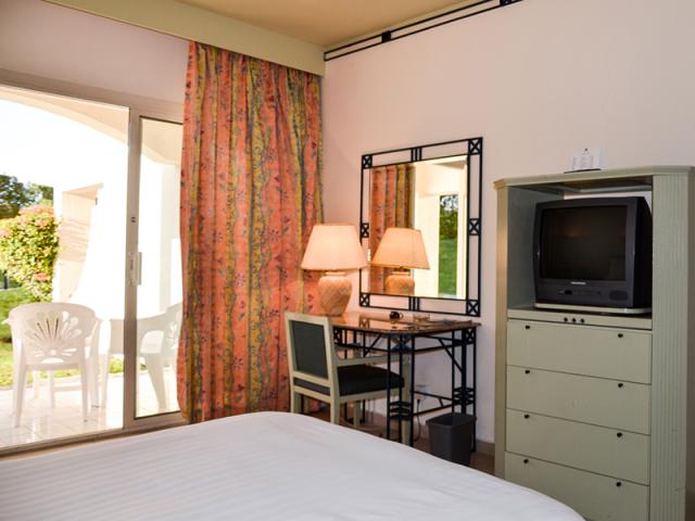 Standard Pool View Room